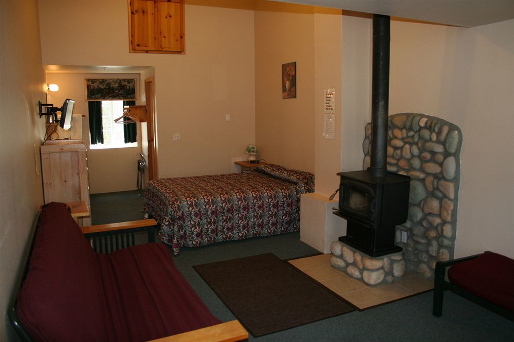Honey Bear Lodge & Cabins Биг Беър Лейк Екстериор снимка